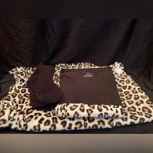 Liz Claiborne Leopard Print Pajama Set